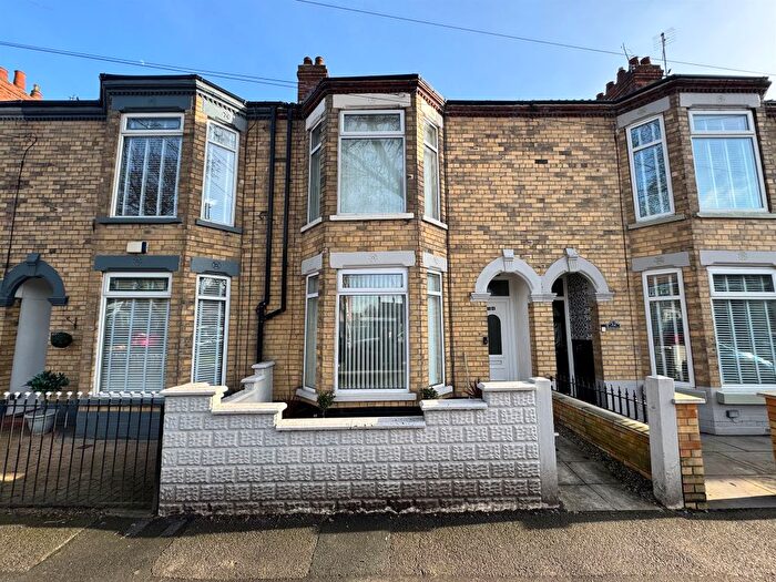 3 Bedroom Terraced House For Sale In Newcomen Street, Hull, HU9