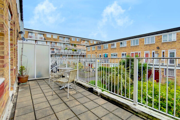 3 Bedroom Apartment To Rent In Lucey Way, Bermondsey, SE16