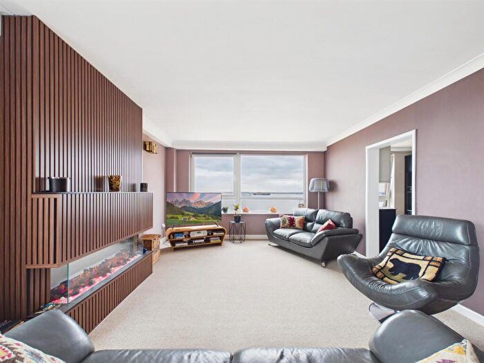 2 Bedroom Block Of Apartments For Sale In The Cliff, Wallasey, CH45