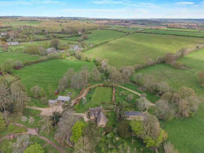 6 Bedroom Detached House For Sale In Water Lane House & Cottage, Little Tew, Chipping Norton, Oxfordshire, OX7