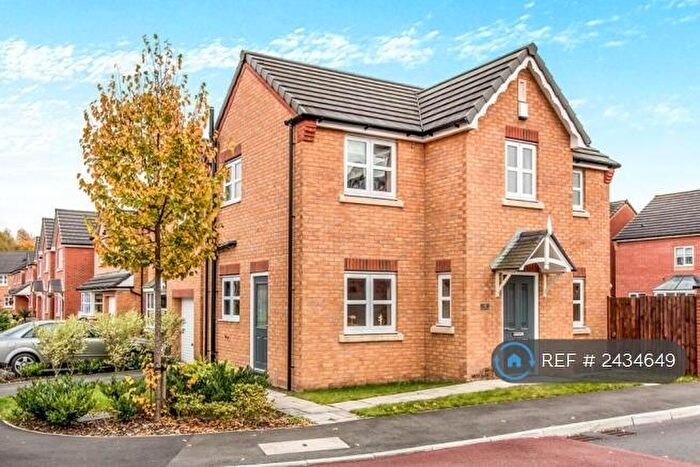 3 Bedroom Detached House To Rent In Thorncroft Avenue, Tyldesley, Manchester, M29