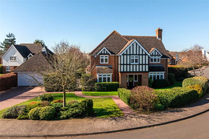 5 Bedroom Detached House For Sale In St. Mellion Drive, Great Denham, Bedfordshire, MK40
