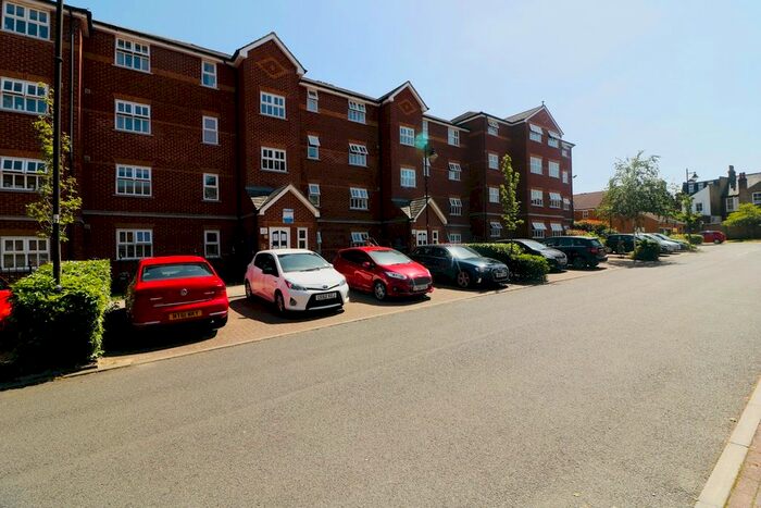 2 Bedroom Flat To Rent In Massingberd Way, London, SW17