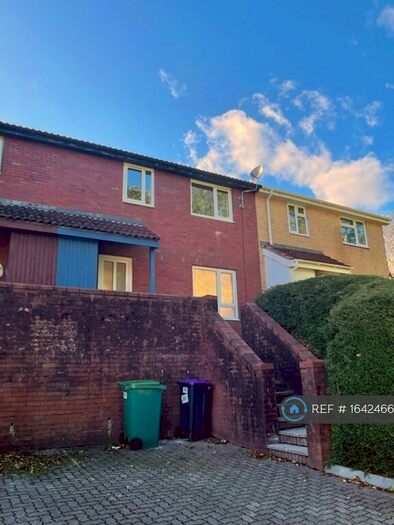 3 Bedroom Flat To Rent In Aran Court, Thornhill, Cwmbran, NP44
