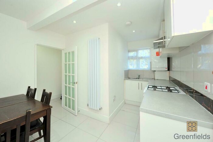 2 Bedroom Flat To Rent In Victoria Road, Rusilip Manor, HA4