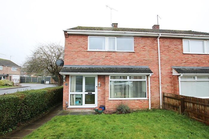 3 Bedroom Semi Detached House For Sale In Whitegates, Newmarket, CB8