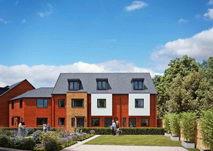 4 Bedroom Semi Detached House To Rent In Vick Close, Stonehouse, Stroud, GL10