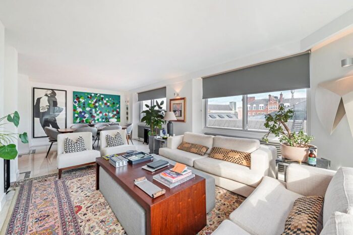 3 Bedroom Flat To Rent In St Pauls Court, Manchester Street, W1U