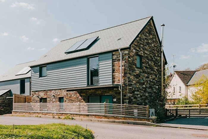 3 Bedroom Detached House To Rent In Poughill, EX23