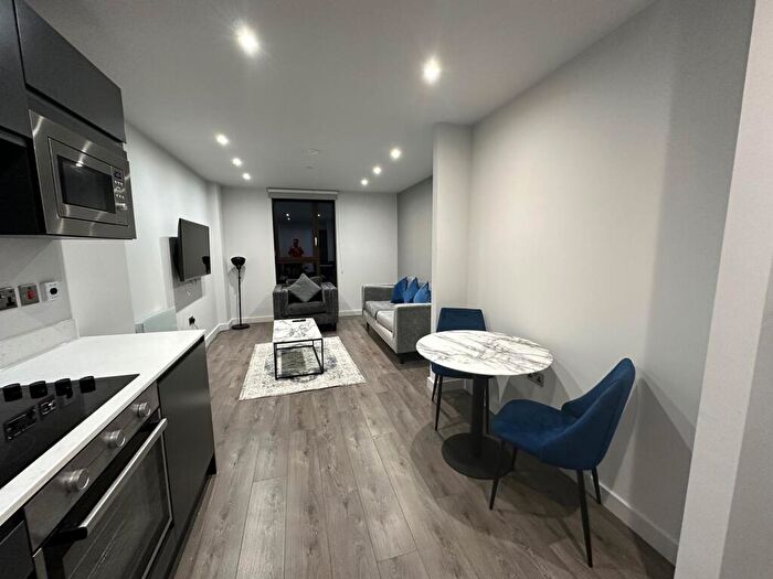 1 Bedroom Apartment To Rent In Parliament Square, L1