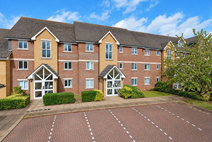 2 Bedroom Flat For Sale In Farthing Close, Watford, WD18