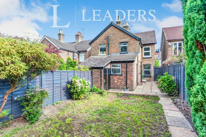 3 Bedroom Semi-Detached House To Rent In Albany Road, Crawley, RH11