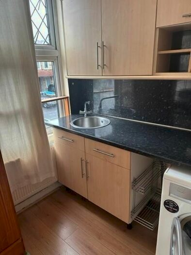 Studio To Rent In Station Road, Second Floor Flat, Flat, Winchmore Hill, London, N21