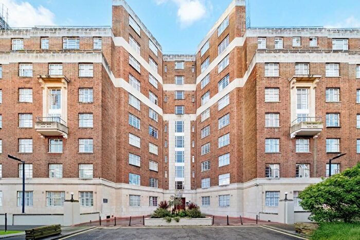 Studio To Rent In Hamlet Gardens, Hammersmith, W6