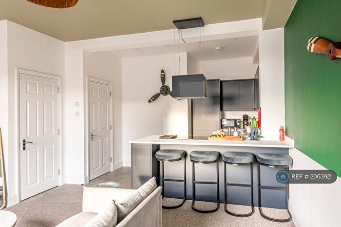 2 Bedroom Flat To Rent In Brighton Road, Bristol, BS6