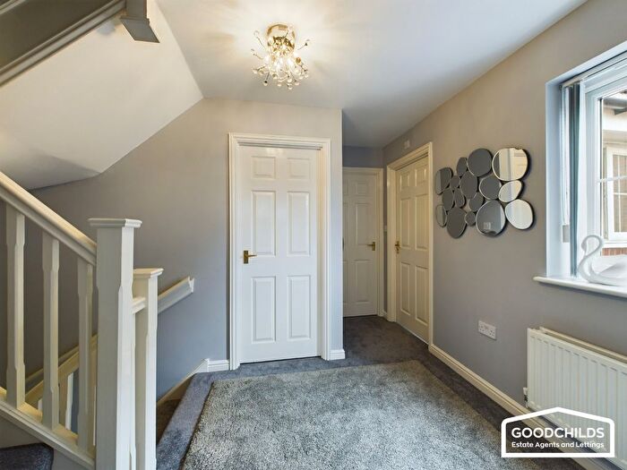 4 Bedroom Semi-Detached House To Rent In Newhome Way, Walsall, WS3