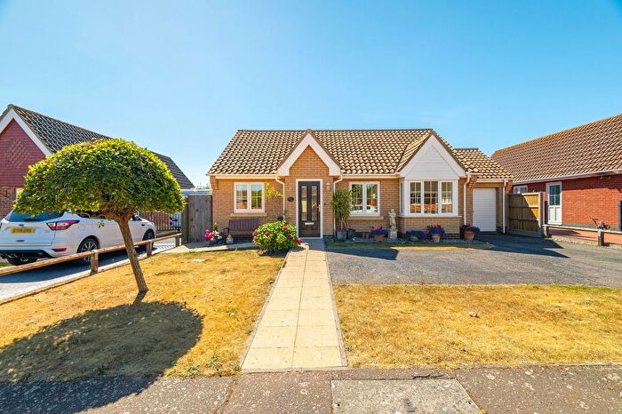 3 Bedroom Detached Bungalow For Sale In Sycamore Avenue, Martham, NR29
