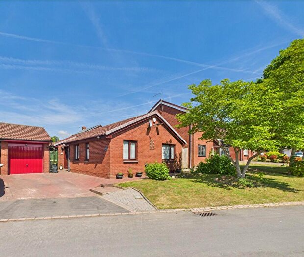 3 Bedroom Detached Bungalow For Sale In Crawley Close, Tyldesley, M29