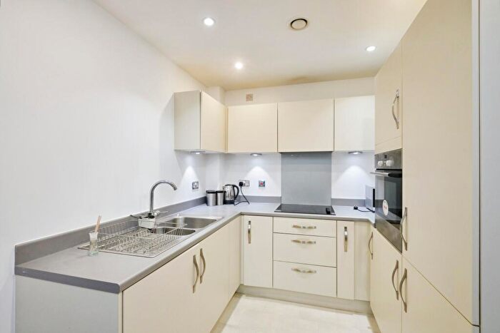1 Bedroom Flat For Sale In Mason Way, Birmingham, West Midlands, B15