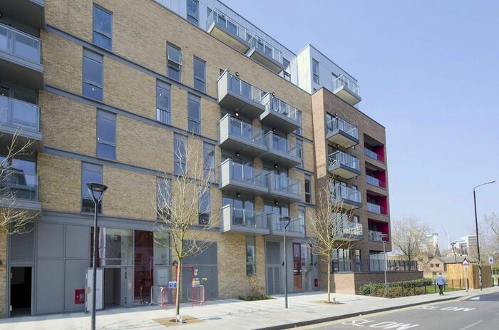 3 Bedroom Flat To Rent In Mellor House, Poplar, London, E14
