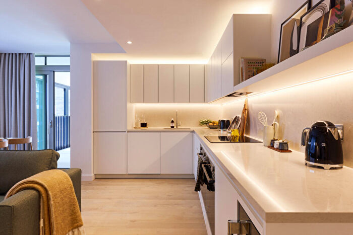 3 Bedroom Apartment To Rent In New Drum Street, Tower Hamlets, London, E1