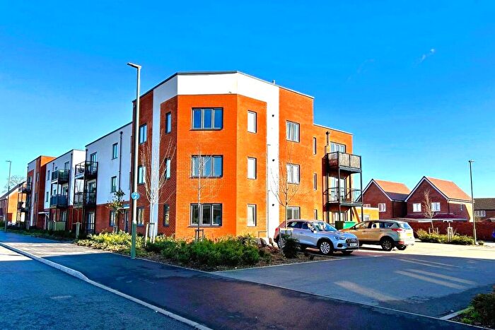 2 Bedroom Flat For Sale In Cyprus Road, Deepcut, Camberley, Surrey, GU16