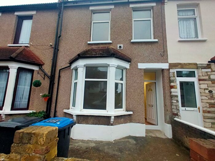 4 Bedroom Detached House To Rent In Lion Road, London, N9
