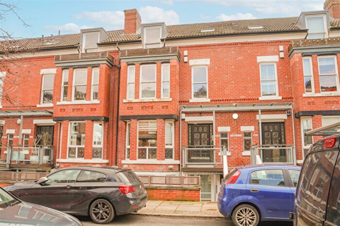 2 Bedroom Apartment For Sale In Cranbourne Road, Chorlton, M21