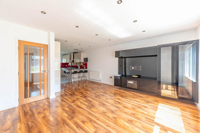 4 Bedroom House To Rent In Wrenwood Way, Pinner, HA5