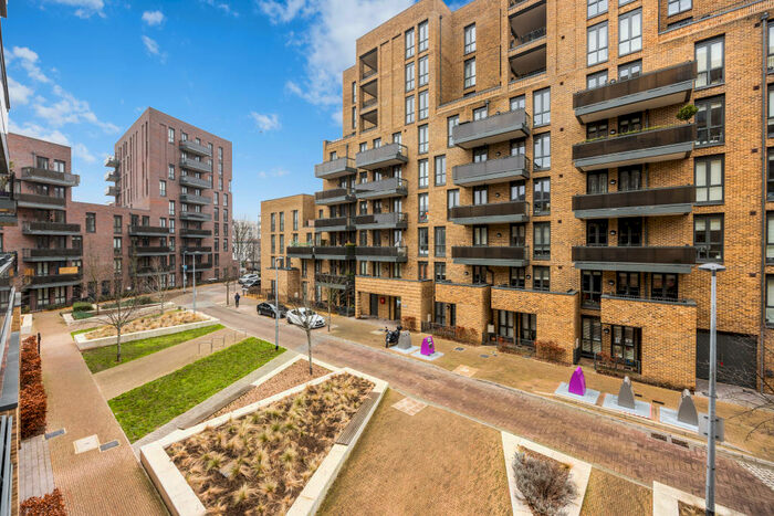 2 Bedroom Flat To Rent In Lanyard Court, Bow, E3