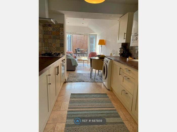 2 Bedroom Flat To Rent In Southchurch Avenue, Southend On Sea, SS1