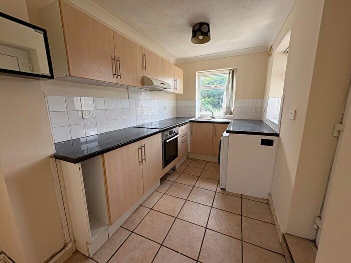 3 Bedroom Semi-Detached House For Sale In Aberdeen Street, Hull, East Yorkshire, HU9