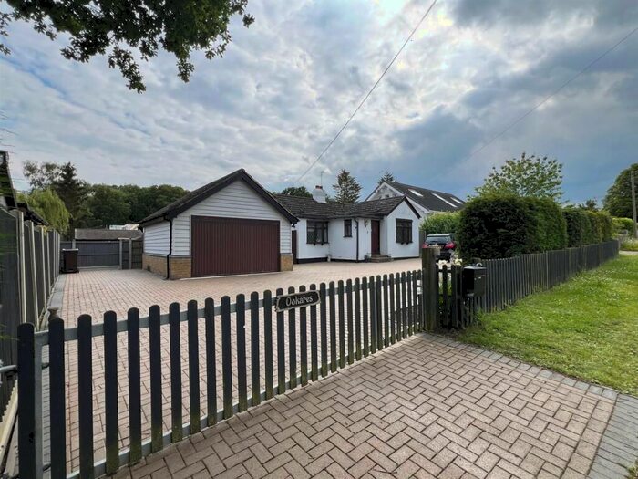 2 Bedroom Detached Bungalow For Sale In Foxes Grove, Hutton, Brentwood, CM13