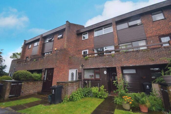 3 Bedroom Flat To Rent In Knox Road, Clacton-on-Sea, CO15