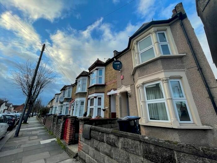 4 Bedroom End Of Terrace House To Rent In Clarence Road, Enfield EN3