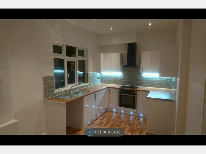 3 Bedroom Semi-Detached House To Rent In Handsworth Avenue, Sheffield, S9