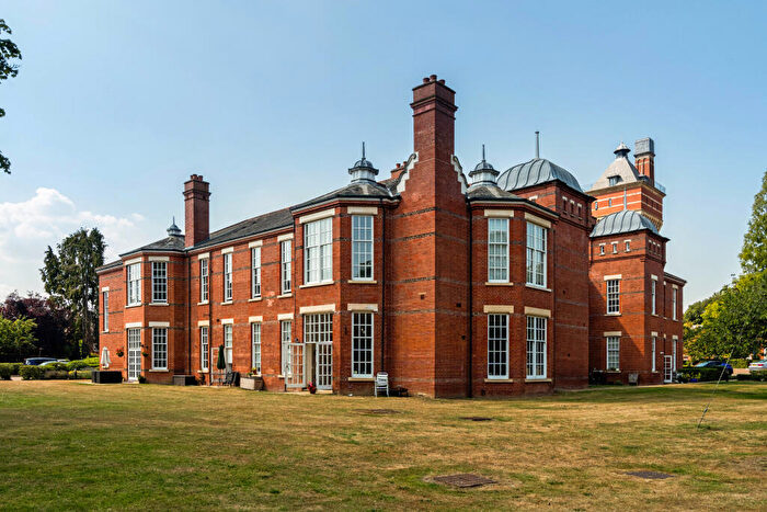 3 Bedroom Flat For Sale In Beningfield Drive, St. Albans, AL2