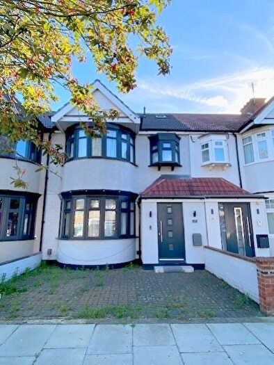 5 Bedroom Terraced House To Rent In Cornwall Road, Ruislip, Greater London, HA4