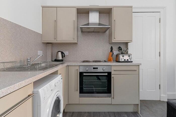 2 Bedroom Flat To Rent In Grove Street, West End, Edinburgh, EH3