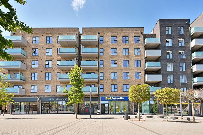 2 Bedroom Flat For Sale In Warneford House, Prestwick Road, Bushey, South Oxhey, WD19