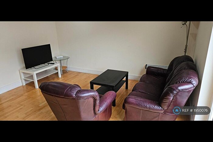 2 Bedroom Flat To Rent In Argyle Street, Glasgow, G2