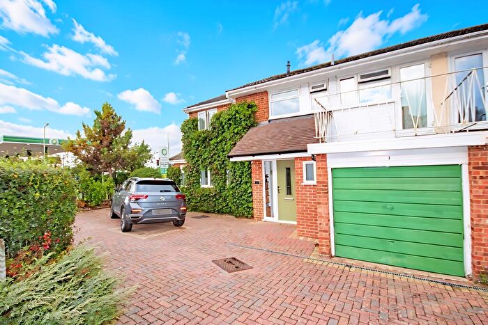 4 Bedroom End Of Terrace House For Sale In Talbot Road, Allington, Maidstone, ME16