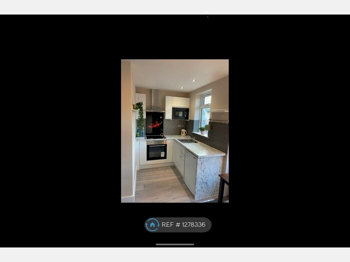 1 Bedroom Flat To Rent In Glebe Avenue, Mitcham CR4