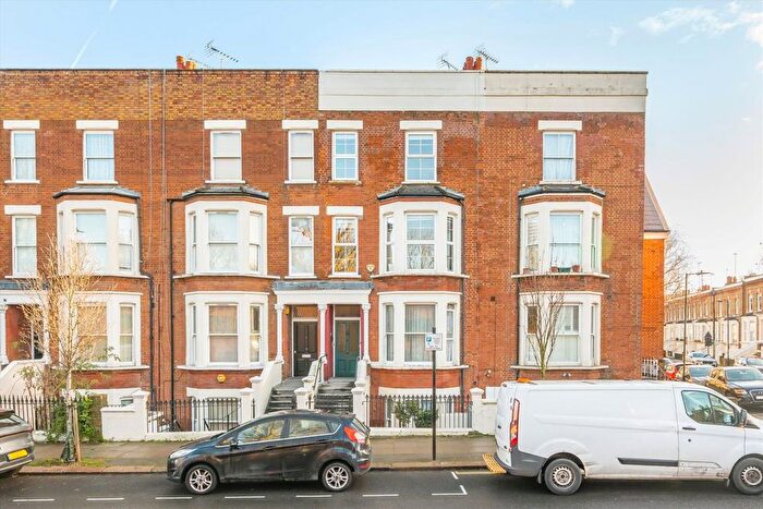 3 Bedroom Flat To Rent In Fernhead Road, Maida Hill, W9