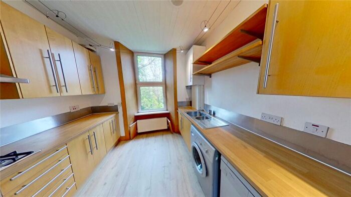 2 Bedroom Flat To Rent In Clerk Street, Edinburgh, EH8