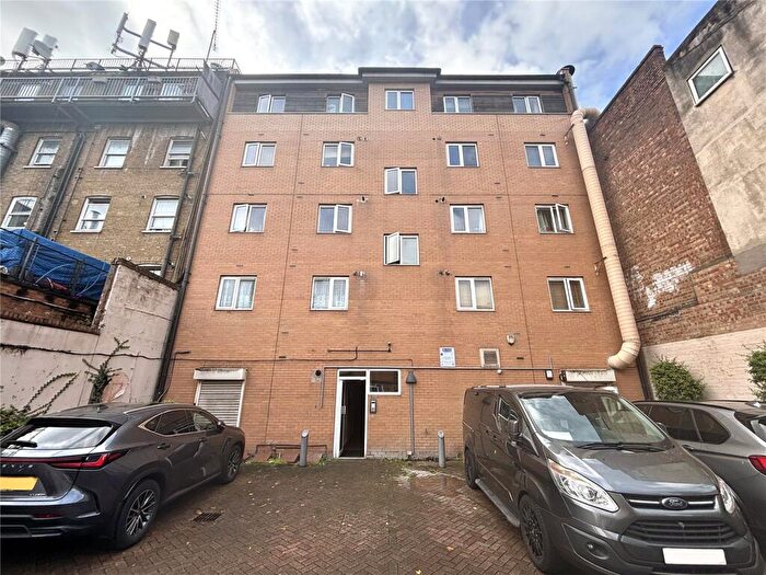 1 Bedroom Flat To Rent In Follett Street, London, E14