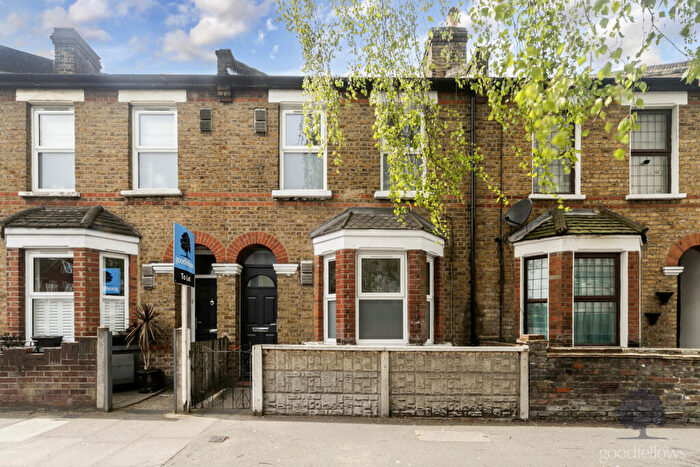 3 Bedroom Terraced House To Rent In Crown Road, Morden, SM4