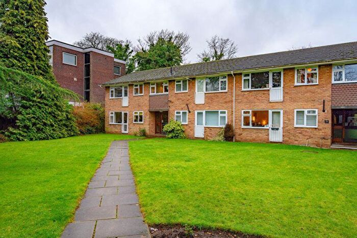 2 Bedroom Flat For Sale In Carlisle Avenue, St. Albans, AL3