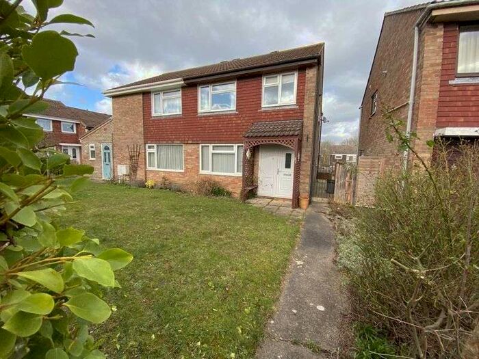 3 Bedroom Property To Rent In Ash Close, Bristol, BS34