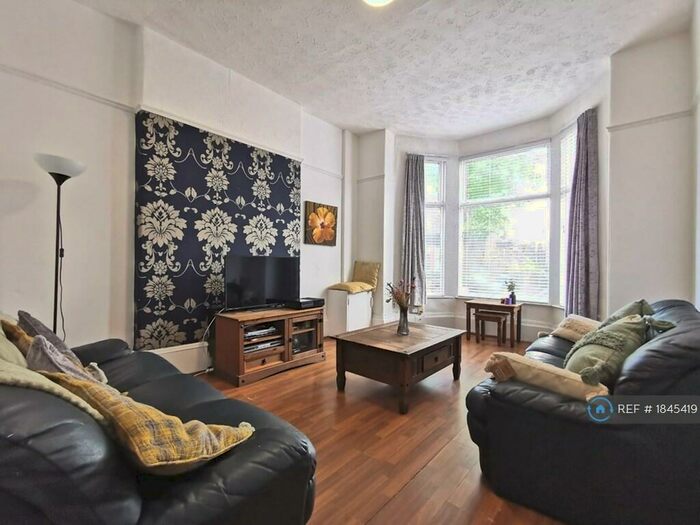 6 Bedroom Semi-Detached House To Rent In Hartington Road, Toxteth, Liverpool, L8